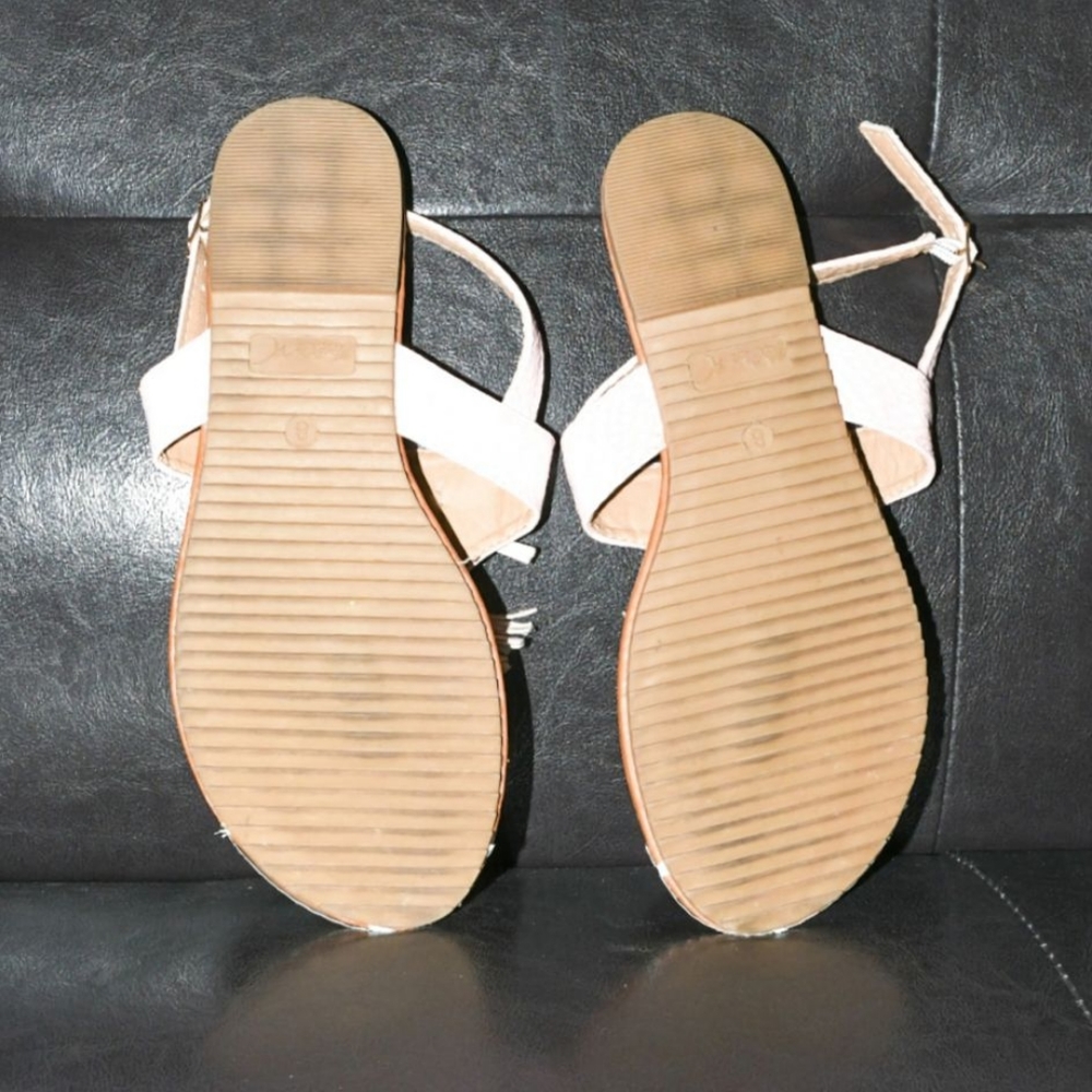 Pink and gold sandals - Picture 3 of 3